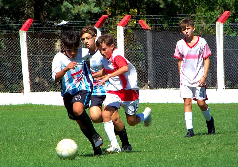 Inferiores: El Depo debutó en el Apertura con goleadas en 5° y 7° sobre Peñarol de Guaminí