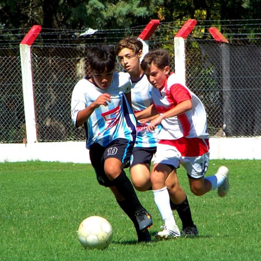 Inferiores: El Depo debutó en el Apertura con goleadas en 5° y 7° sobre Peñarol de Guaminí