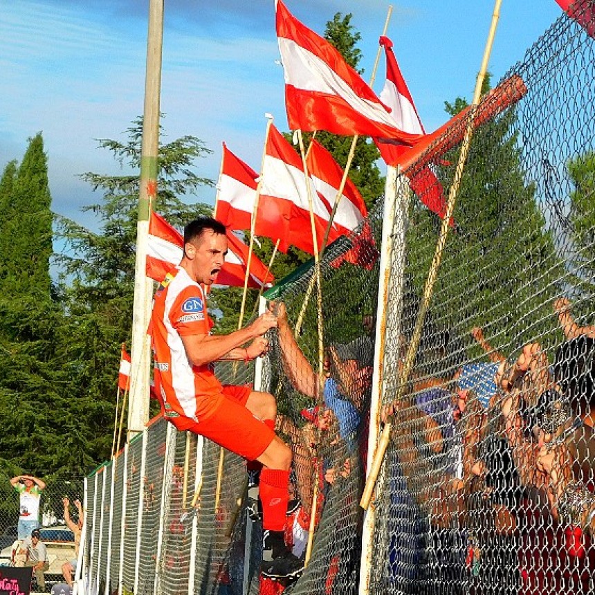 El Depo empató en el clásico y es puntero de la zona B