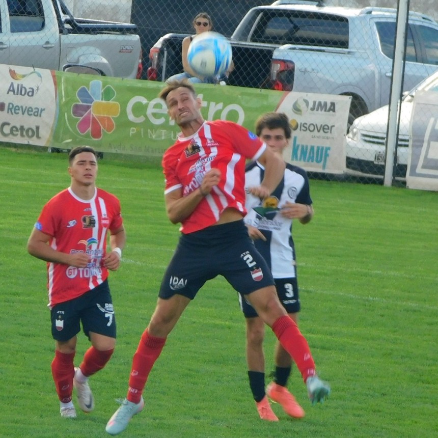 Deportivo Rivera cay&oacute; en Su&aacute;rez ante Blanco y Negro