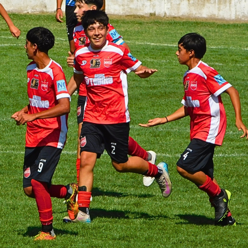 Empez&oacute; el campeonato de inferiores de la LRF con un buen debut de Deportivo