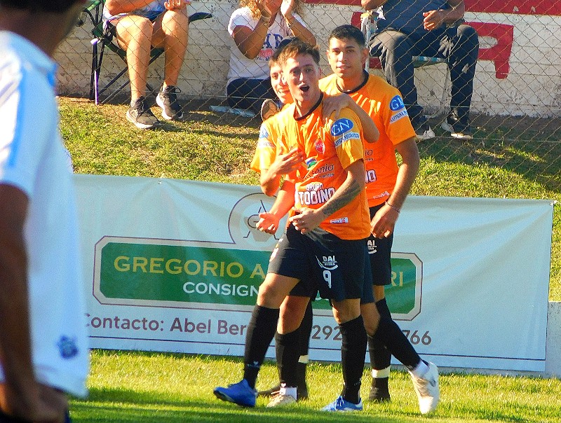 No pasa Naranja: El Depo se levantó con una goleada ante Tiro Federal