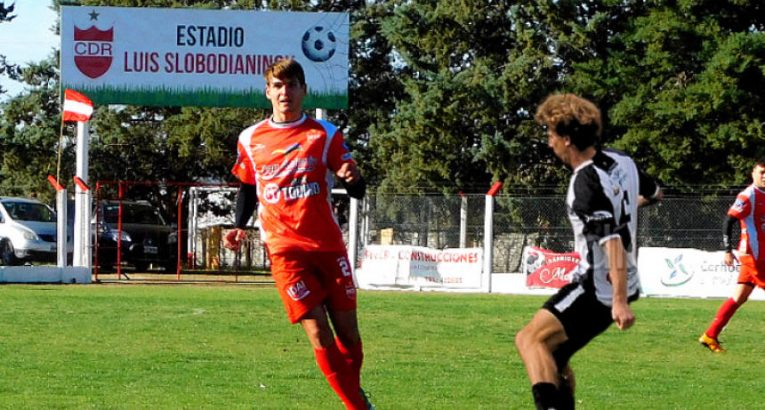 El Rojo busca mantenerse puntero e invicto ante el Decano