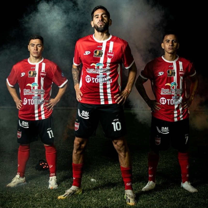 El Rojo presentó sus nuevas camisetas en homenaje a sus 95 años