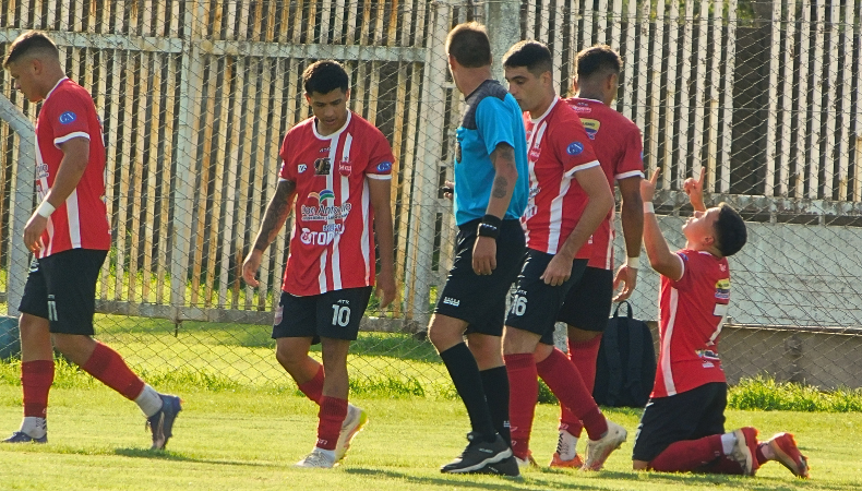Deportivo Rivera le sac&oacute; el invicto Pe&ntilde;arol en Pig&uuml;&eacute;