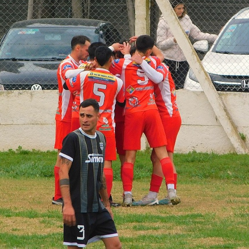 Deportivo ganó en Puan y va por Independiente en el clásico